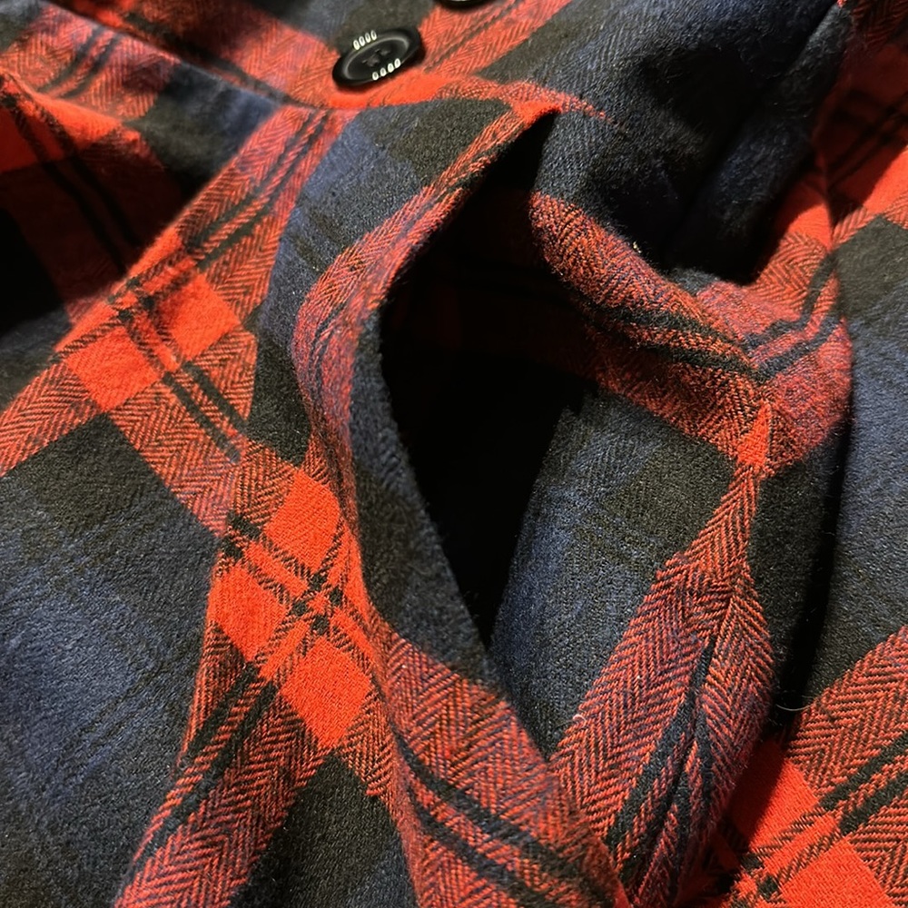 Red, blue and black plaid modern skirt. - Picture 4 of 9
